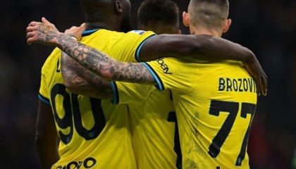  萨索洛主场顽强逼平国米，蓝黑军团遭遇联赛两连平