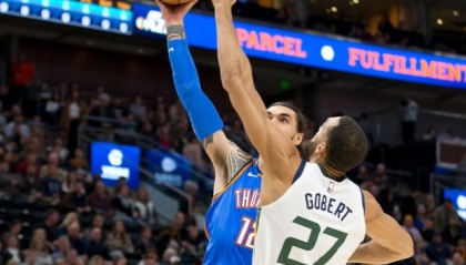  戈贝尔18篮板爵士力克魔术  