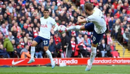  埃弗顿最后时刻绝平保级成功  