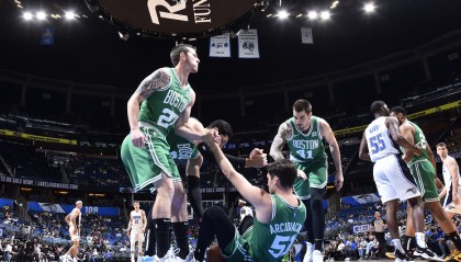  班切罗准绝杀魔术险胜活塞  